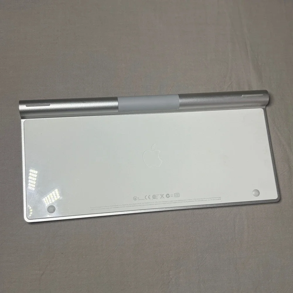 Apple‎ Wireless Keyboard A1314 Silver Bluetooth Aluminum MC184LL/B QWERTY Mac